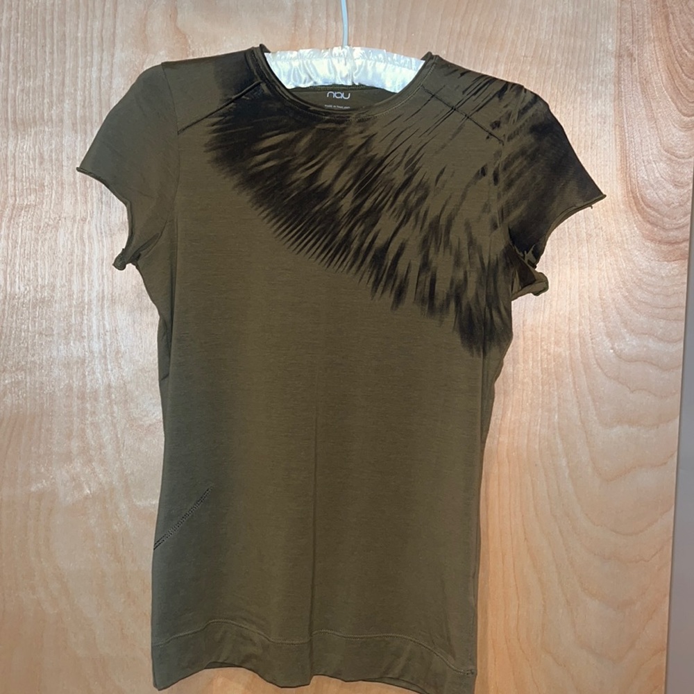 Nau organic short sleeve top olive black XS